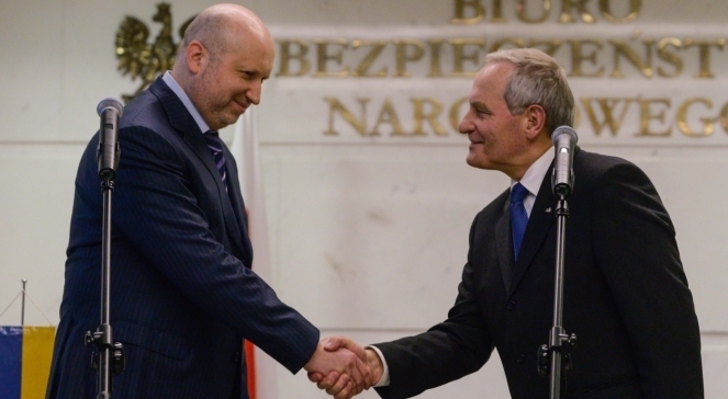 РНБО України підписала протокол про співпрацю з Польщею