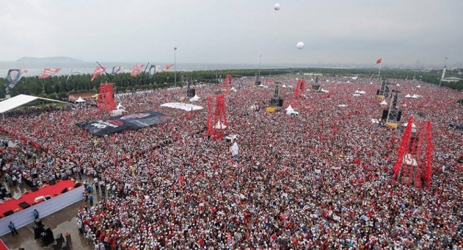 В Стамбуле миллионы людей вышли на митинг главного оппонента Эрдогана