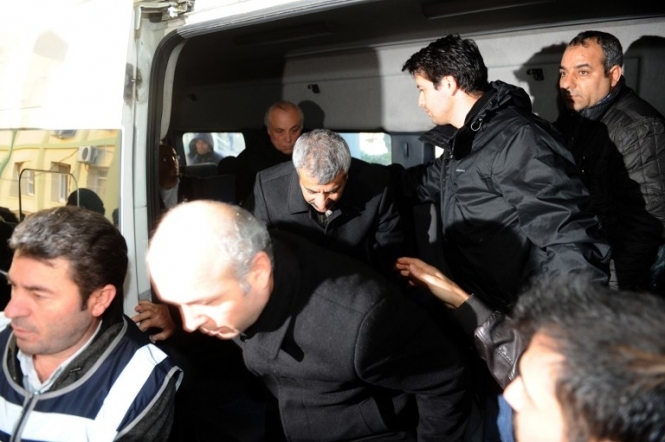 Боротьба за владу у Туреччині: прем'єр звільнив шефів поліції, які заарештували 52 корупціонерів