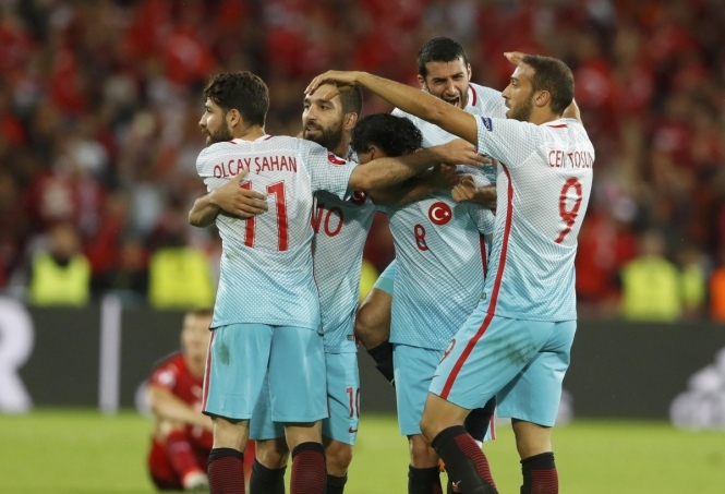 Евро-2016: Турция выиграла у Чехии в матче за 3-е место в группе