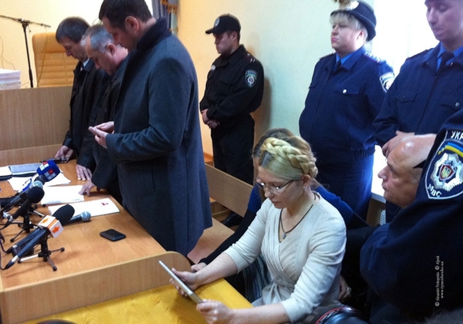 Тимошенко обжалует решение тюремщиков не в больнице, а в помещении суда