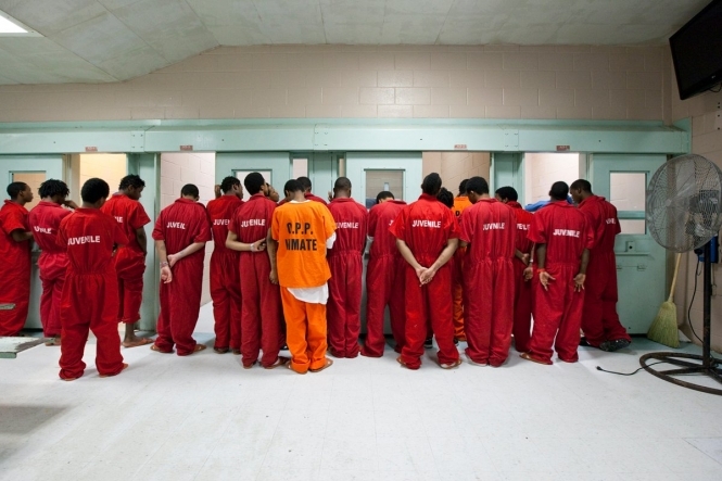 В Австралии надзиратели издевались над несовершеннолетними подростками в тюрьмах, - ВИДЕО