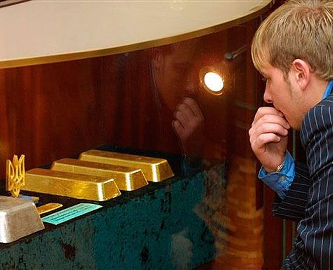 Золотовалютні резерви Нацбанку скоротилися на 2,5%
