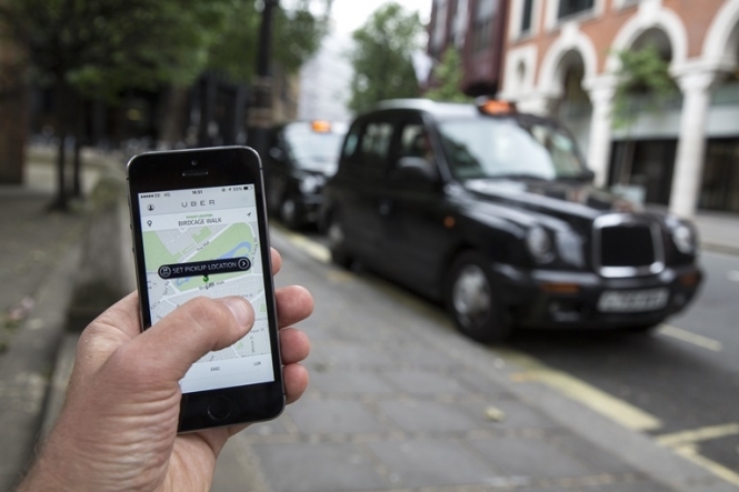 Германия запретила онлайн-сервис поиска такси Uber 