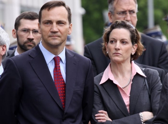 Польському міністрові соромно перед дружиною за земляків-антисемітів