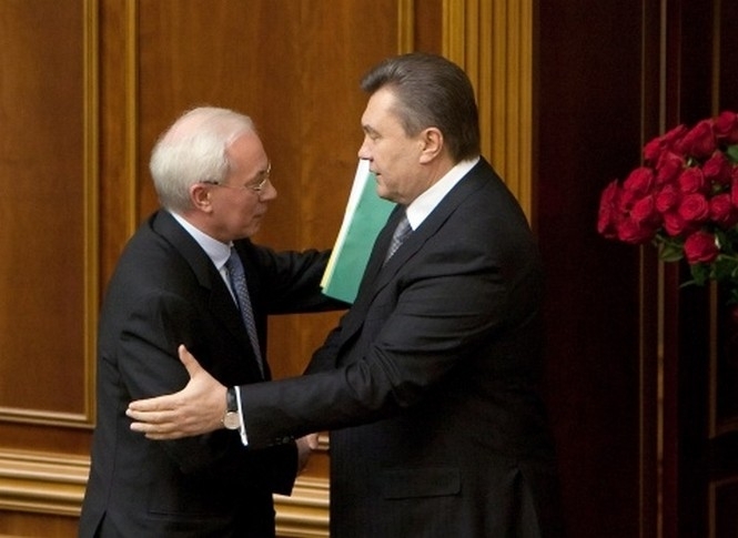 Янукович і Азаров прибули до Ради