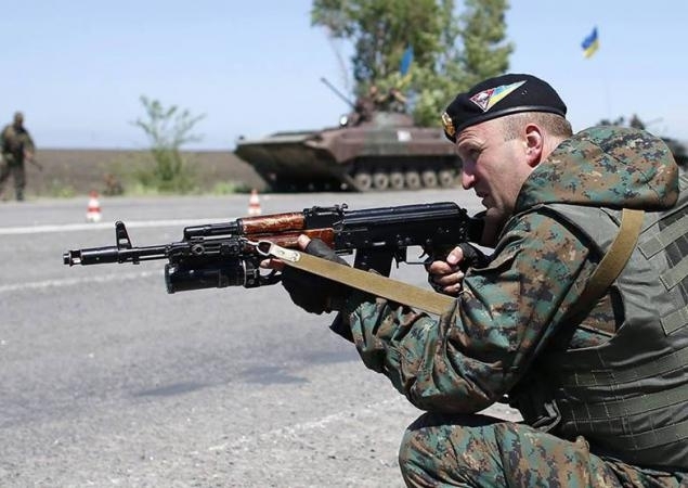 В Попасной украинские военные захватили штаб террористов вместе с командиром, - видео