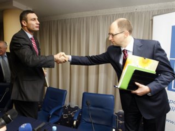 Кличко і Яценюк домовилися поділити мажоритарників