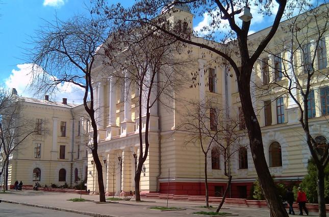 Здание Одесского медвуза пикетируют, Минздрав заявляет о провокации