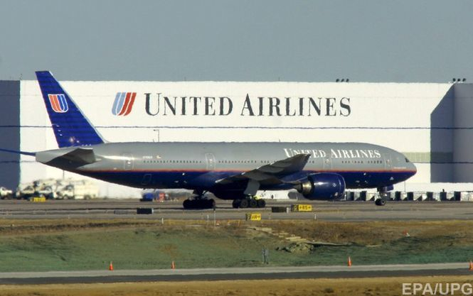 United Airlines звільнить майже 600 співробітників через відмову вакцинуватися