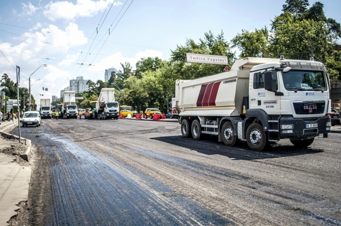 В Украине ограничили движение грузового транспорта в жаркие дни