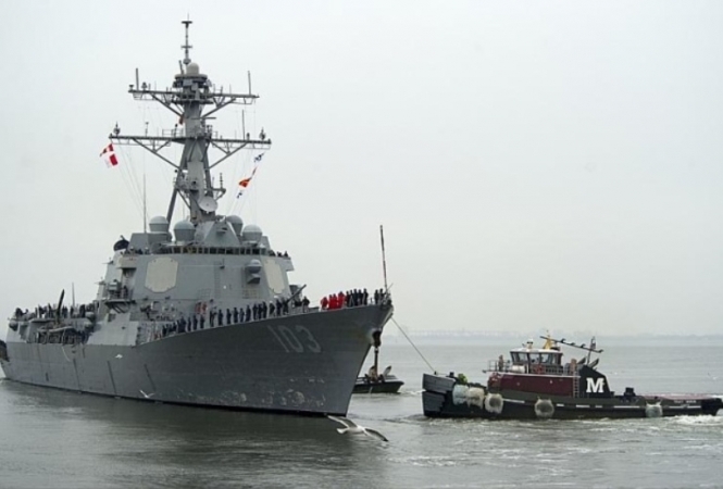 Американский эсминец начал военные учения в Черном море