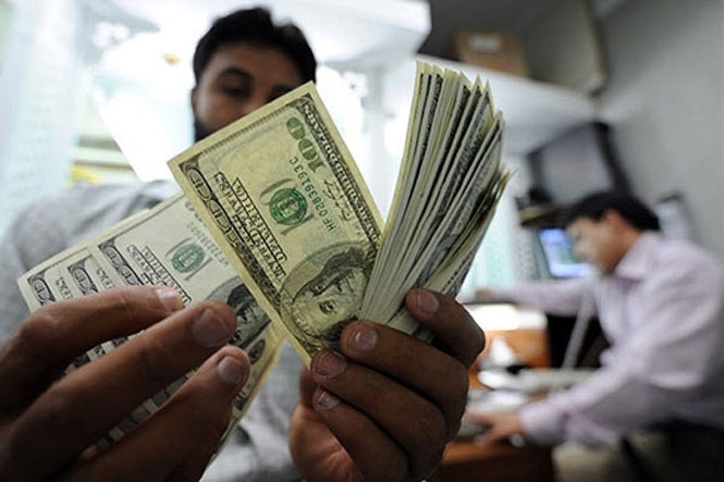 Введення збору на продаж валюти заблокували іноземні банки