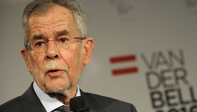 Президент Австрии поддерживает проведение досрочных парламентских выборов в сентябре