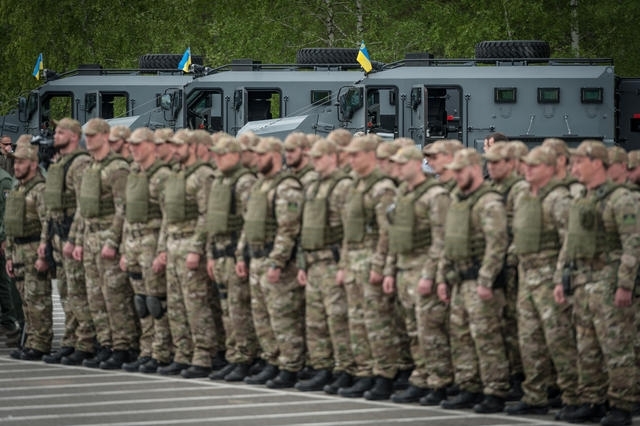 В Харькове наряды полиции усилят бронегруппы