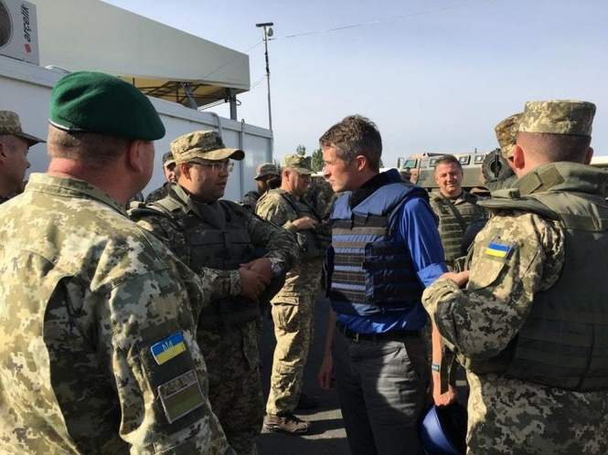 Великобритания до конца года отправит в Украину королевских морских пехотинцев