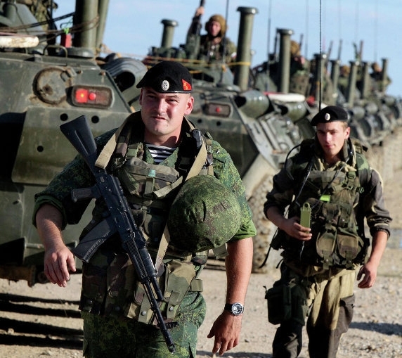 В Дебальцево прибыла группа российских войск с 30 единицами бронетехники,- Тымчук