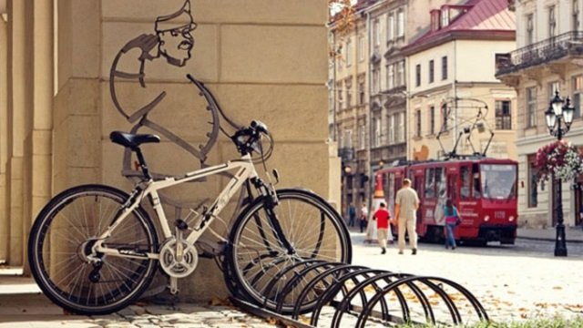 Чиновників Львівської міськради можуть пересадити на велосипеди