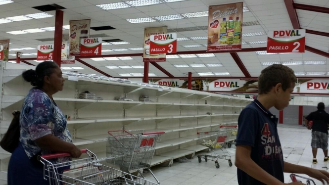 В Венесуэле инфляция превысила 2600%