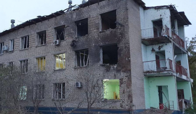 У Запоріжжі через ракетну атаку пошкоджені будинки та згорів автосалон