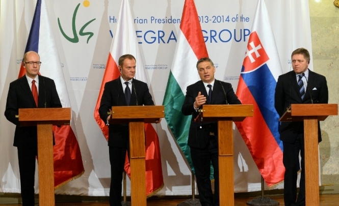 Премьеры Польши, Чехии, Венгрии и Словакии выступили за безвизовый режим с Украиной
