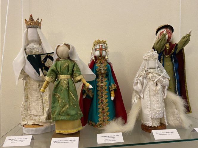 У Києві відкрилася виставка ляльок 