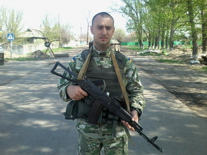Щоб не здаватися у полон, український боєць кинувся на розтяжку разом з терористом
