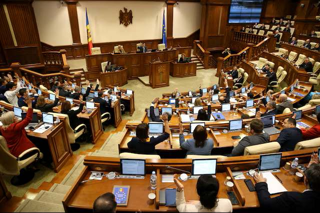 У Молдовському парламенті обмежили російську мову