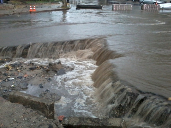 Непогода в Запорожье: многие населенные пункты затоплены