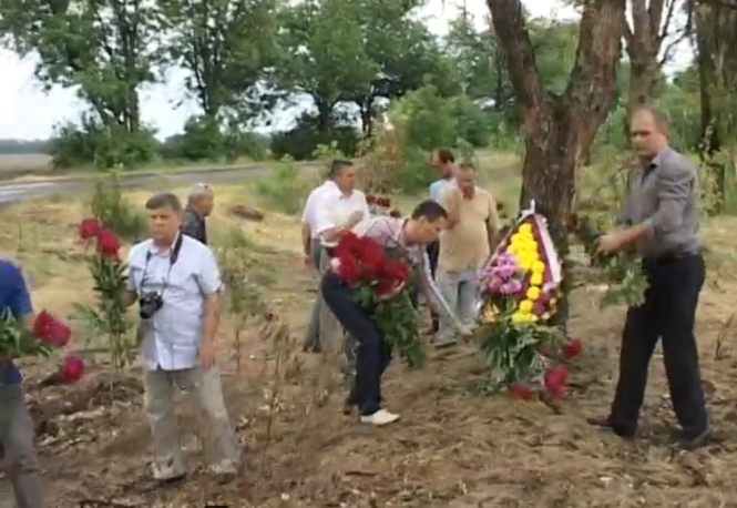 Жители Волновахи почтили память погибших украинских бойцов