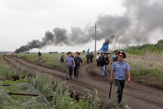 У Росії селяни спалили табір геологів і бурові вишки (відео)