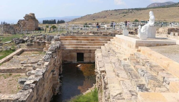 У Туреччині для туристів відкрили стародавні "ворота в пекло"