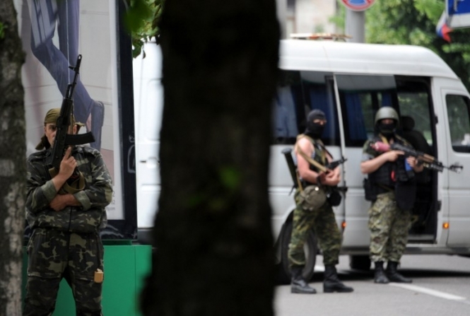 Террористы захватили военкомат в Харцызске 