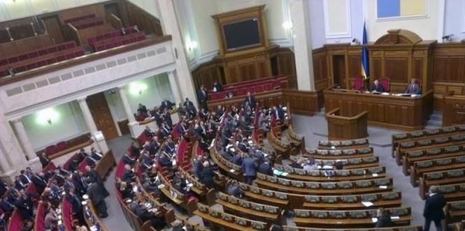 Турчинов продолжил заседание: в зале нет ни одного коммуниста