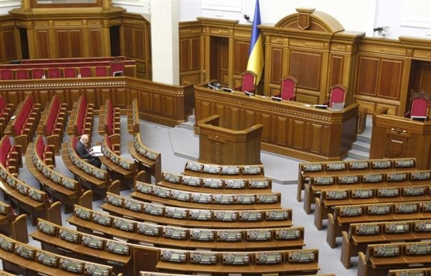 Депутати не прийшли: Рада закрилась із 20 нардепами у сесійній залі