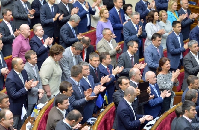Депутаты в первом чтении поддержали создание Антикоррупционного бюро
