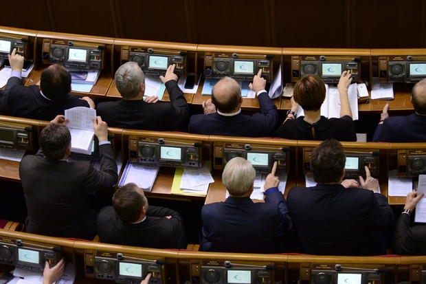 Порошенко ответил на петицию о голосовании нардепов по отпечаткам пальцев