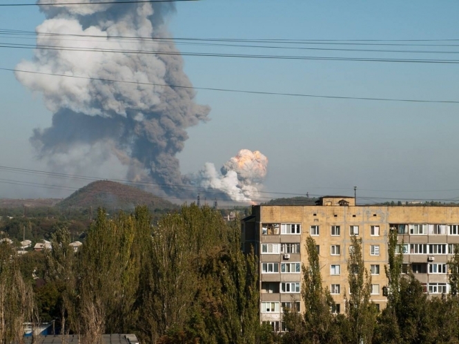 Через артобстріл у Донецьку прогримів вибух на складах хімзаводу, - відео