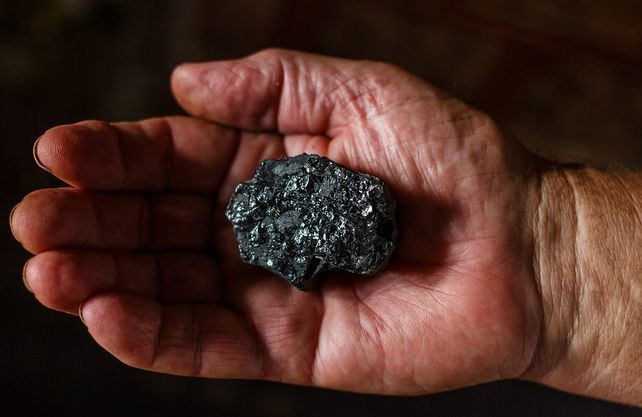 Украина будет расследовать, как Россия продает уголь с 