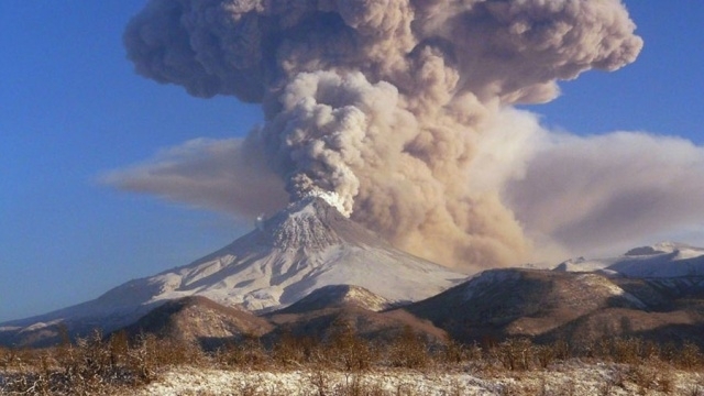 На Камчатці вивергається вулкан (фото)