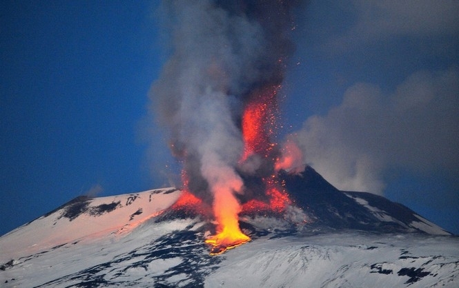 На Камчатці прокинувся найвищий діючий вулкан в Євразії