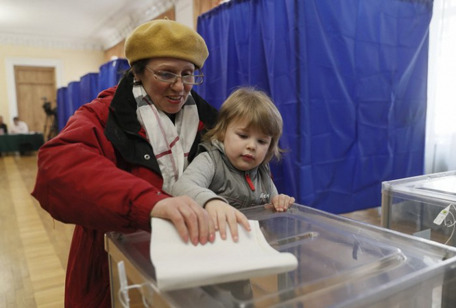 На зміну місця голосування перед другим туром українці мають дев'ять днів