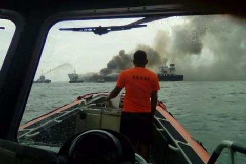 На півдні Китаю вибухнув нафтовий танкер