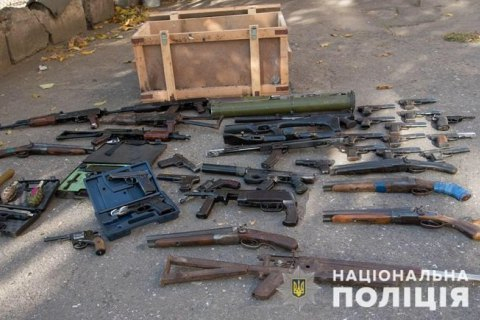 Українці за три тижні здали в поліцію майже 4,5 тис. одиниць зброї