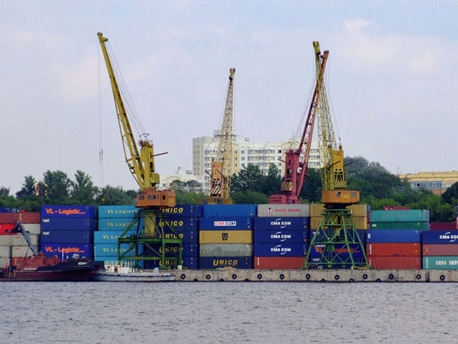Україна погрожує закрити порти для російського зерна