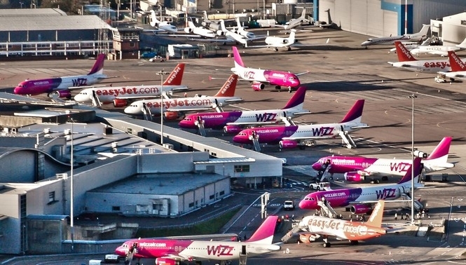 Wizz Air скасував низку зимових напрямків з України через низький попит