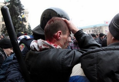 Сепаратисты в Харькове проломили головы двум сторонникам целостности Украины 