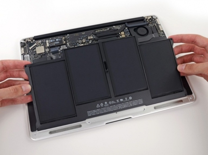 Огляд комплектації MacBook Air 13: потужна батарея і новий WiFi стандарт