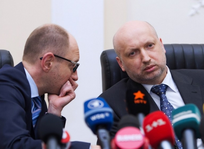 Яценюк просить Турчинова скликати на 7 жовтня позачергове засідання Ради