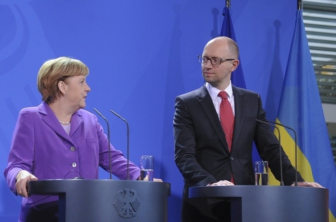Яценюк и Меркель встретятся на Рождество
